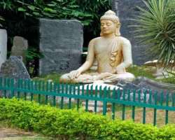 Huge Buddha statue located in the park makes the atmosphere religious and you feel blessed while roaming in the park.